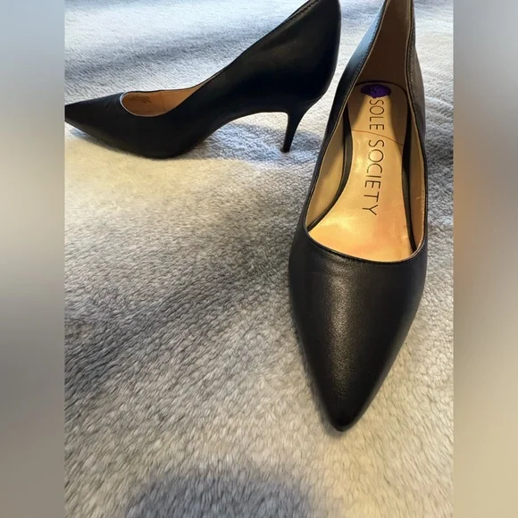 Sole Society Black Leather Pointed Toe Career Work Church Pumps Shoes Heels 8.5 - Picture 2 of 8